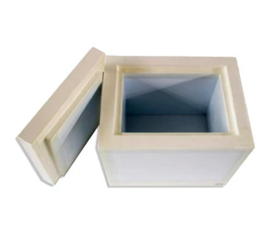 Boîtes d'expédition isolées